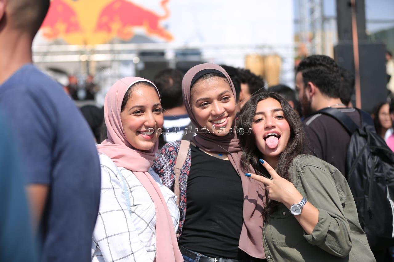«شارموفرز» يُشعل الأجواء في حفل جامعة «miu»
