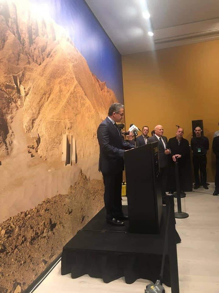 بالصور.. وزير الآثار يفتتح معرض كنوز "توت عنخ آمون... كنوز الفرعون الذهبي" في محطته الثالثة بلندن