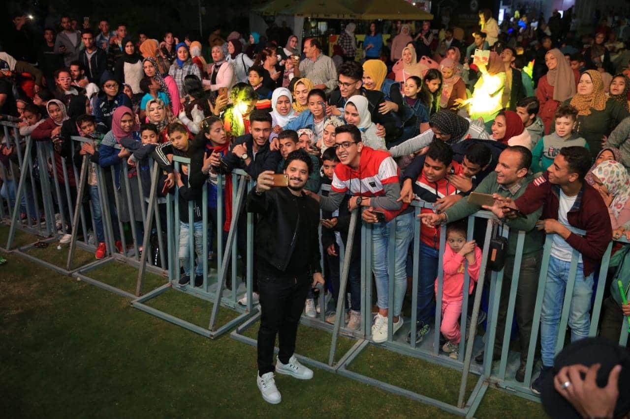  مصطفى حجاج يشعل حفل معرض الطفل