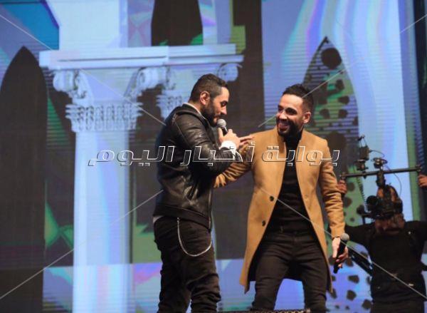  تامر حسني ورامي جمال يُبهران الجمهور على مسرح «3D mapping» يجسد حضارات مص