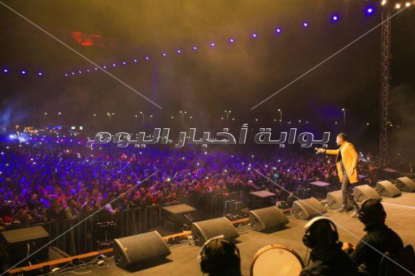  تامر حسني ورامي جمال يُبهران الجمهور على مسرح «3D mapping» يجسد حضارات مص