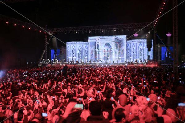  تامر حسني ورامي جمال يُبهران الجمهور على مسرح «3D mapping» يجسد حضارات مص
