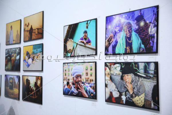 وزير الإعلام يفتتح معرض أفضل صورة صحفية لعام 2019