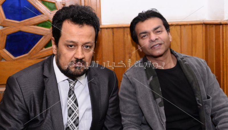 محمد محي وممدوح موسى في عزاء والدة هبة السيسي