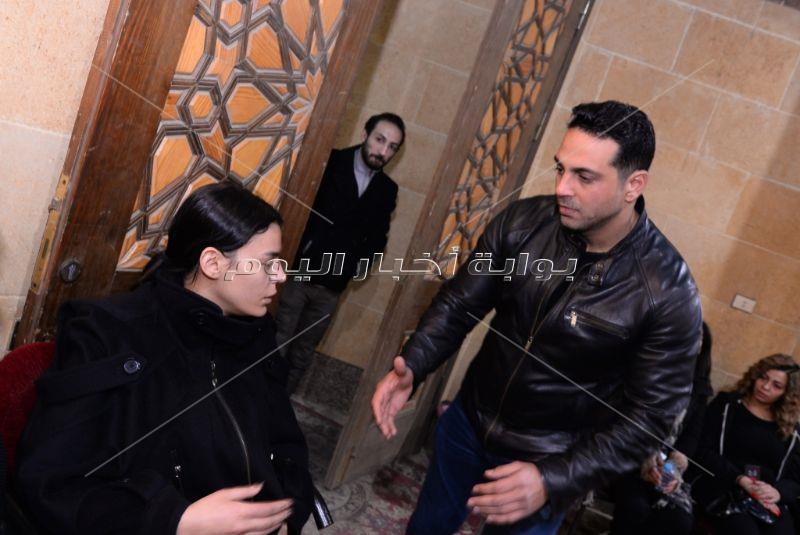محمد محي وممدوح موسى في عزاء والدة هبة السيسي
