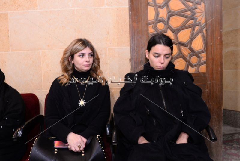 محمد محي وممدوح موسى في عزاء والدة هبة السيسي