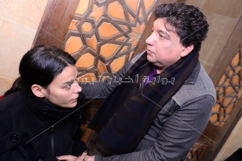 محمد محي وممدوح موسى في عزاء والدة هبة السيسي