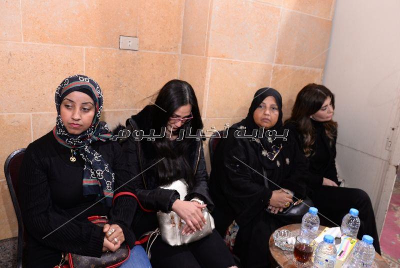 محمد محي وممدوح موسى في عزاء والدة هبة السيسي