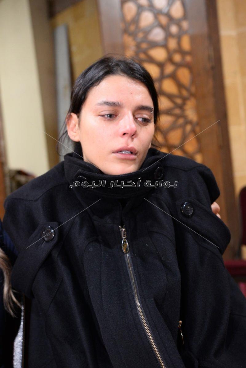محمد محي وممدوح موسى في عزاء والدة هبة السيسي