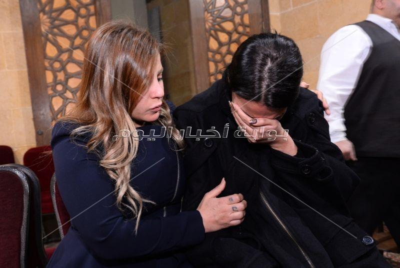 محمد محي وممدوح موسى في عزاء والدة هبة السيسي