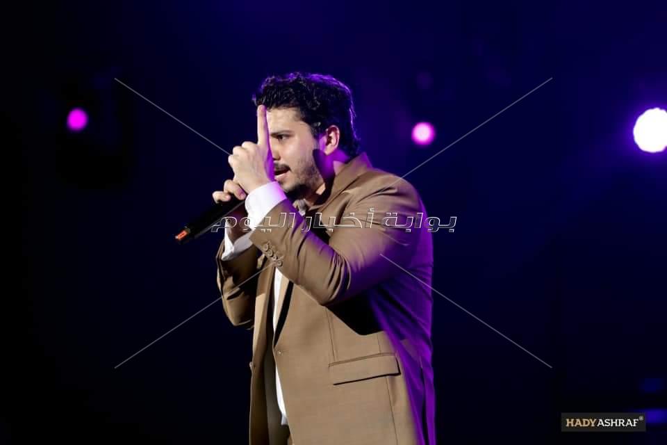 مصطفى حجاج يتألق بحفل مهرجان الفجيرة