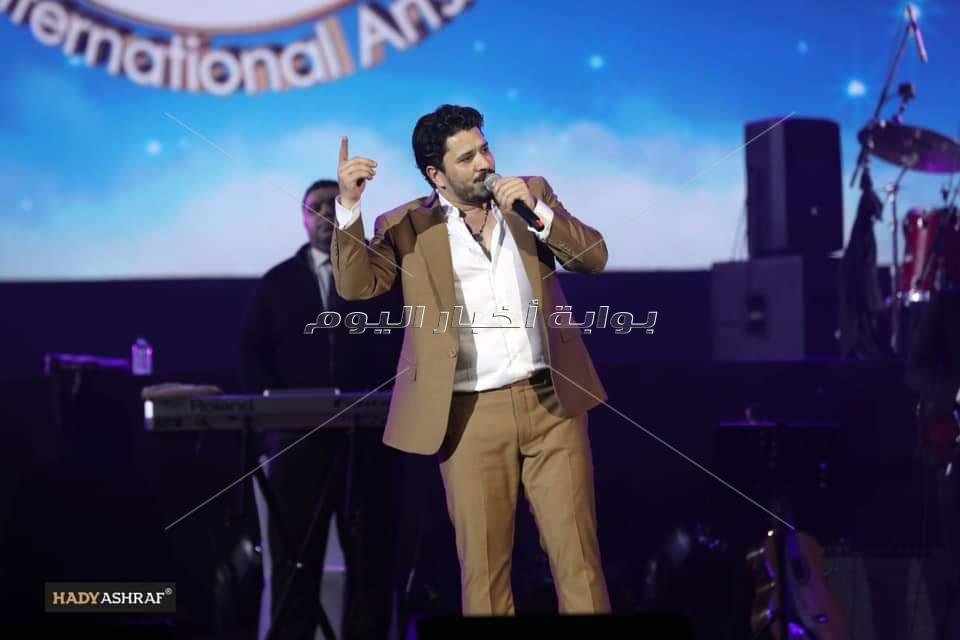 مصطفى حجاج يتألق بحفل مهرجان الفجيرة