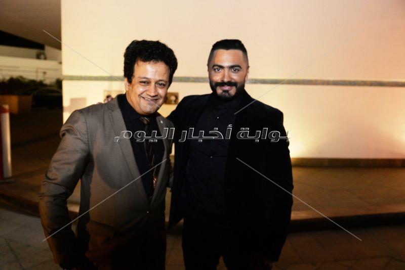 تامر حسني والليثي يُشعلان زفاف «أحمد وهنا»