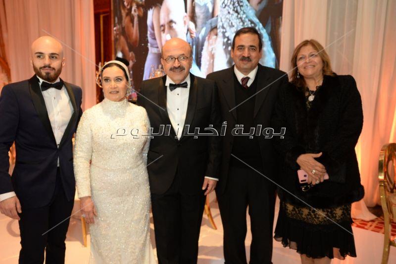 تامر حسني والليثي يُشعلان زفاف «أحمد وهنا»