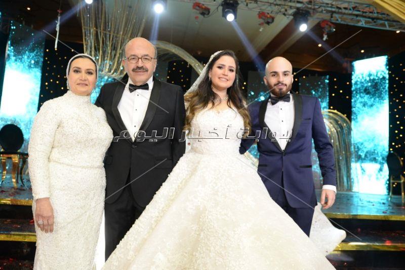 تامر حسني والليثي يُشعلان زفاف «أحمد وهنا»
