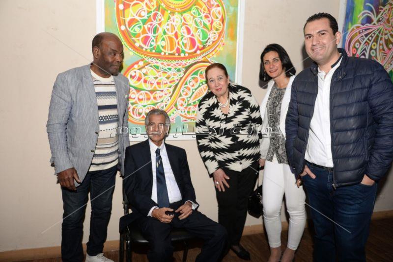 أشرف زكي وفيفي عبده وخالد جلال يفتتحون معرض حسين العزبي