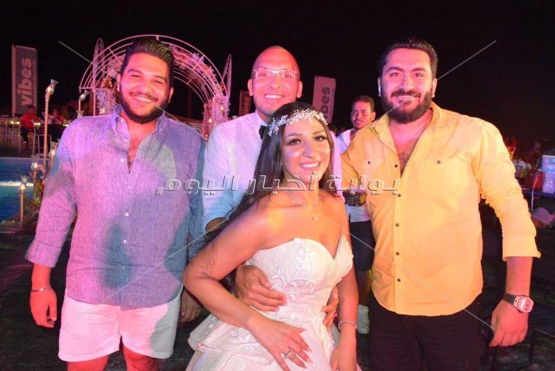 تامر حسني والعسيلي يُشعلان زفاف ياسر الحريري في «الساحل»