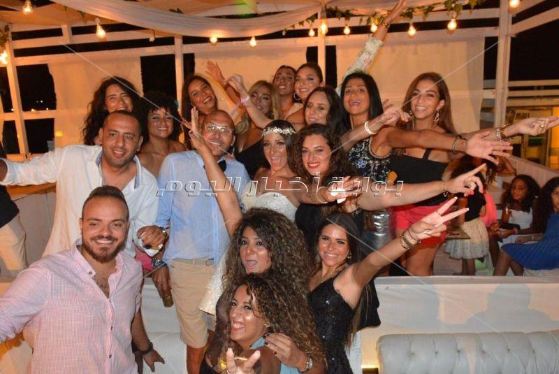 تامر حسني والعسيلي يُشعلان زفاف ياسر الحريري في «الساحل»