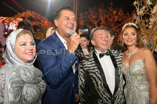 الهضبة ودينا الشربيني وراغب ومحمد رمضان في زفاف «باسل سماقية»