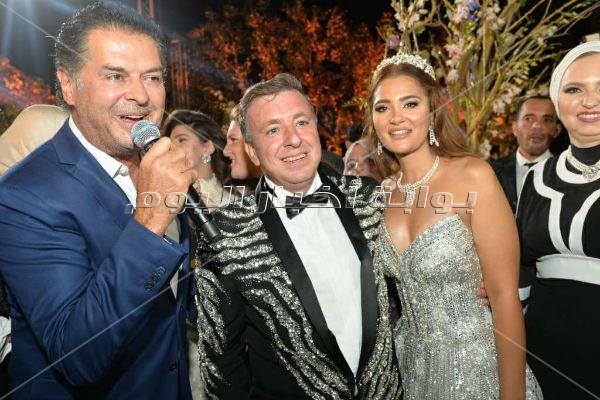 الهضبة ودينا الشربيني وراغب ومحمد رمضان في زفاف «باسل سماقية»
