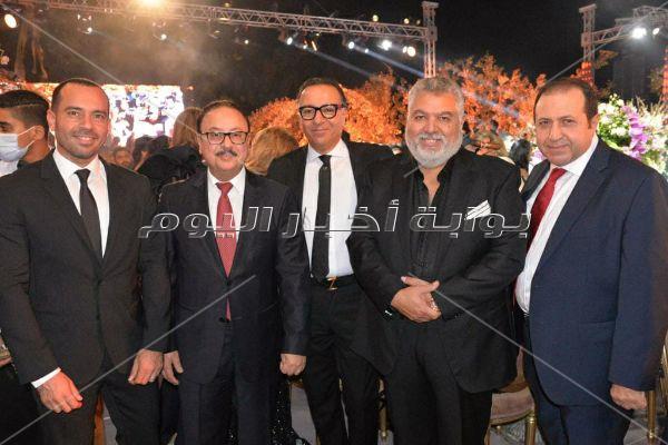 الهضبة ودينا الشربيني وراغب ومحمد رمضان في زفاف «باسل سماقية»