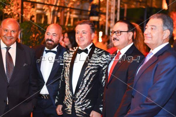 الهضبة ودينا الشربيني وراغب ومحمد رمضان في زفاف «باسل سماقية»