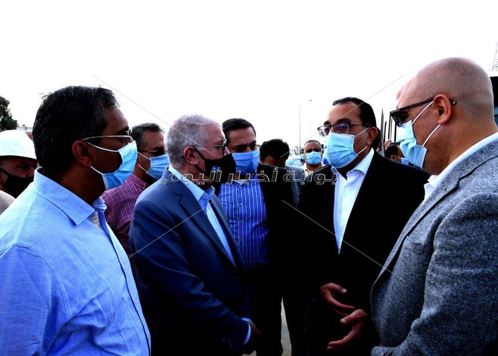 رئيس الوزراء يشيد بالطفرة الهائلة في محاور وطرق 6 أكتوبر 