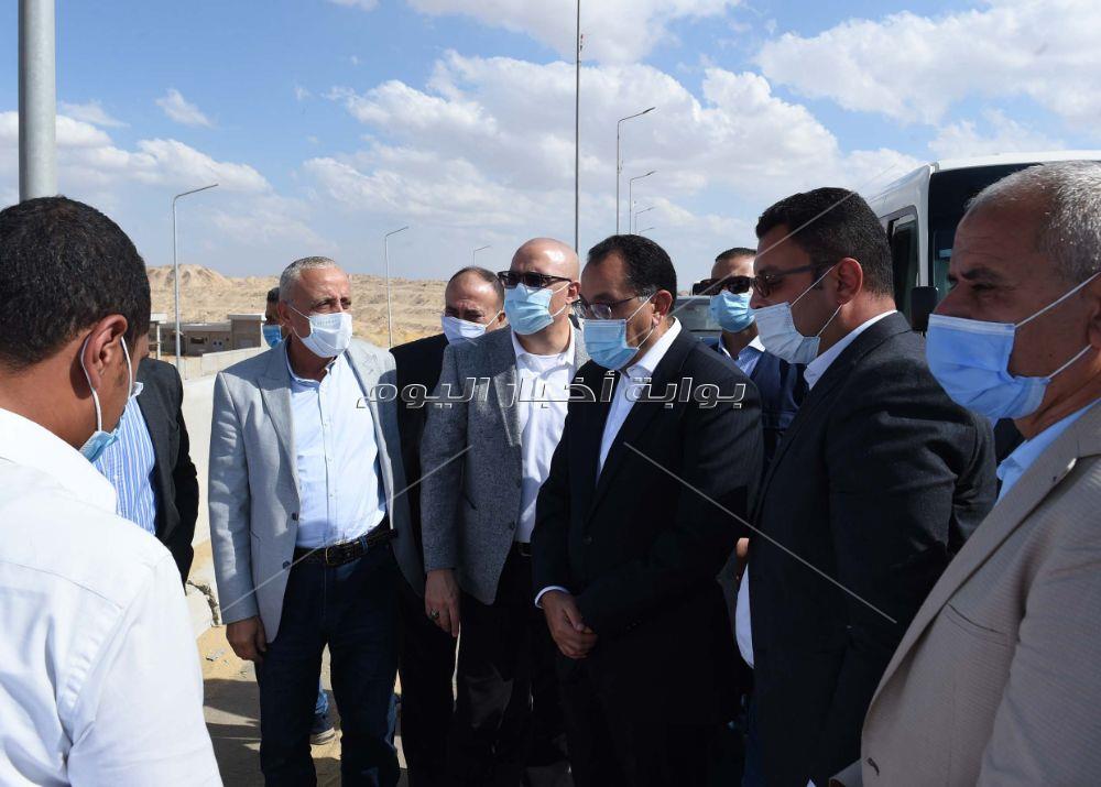 رئيس الوزراء يشيد بالطفرة الهائلة في محاور وطرق 6 أكتوبر 