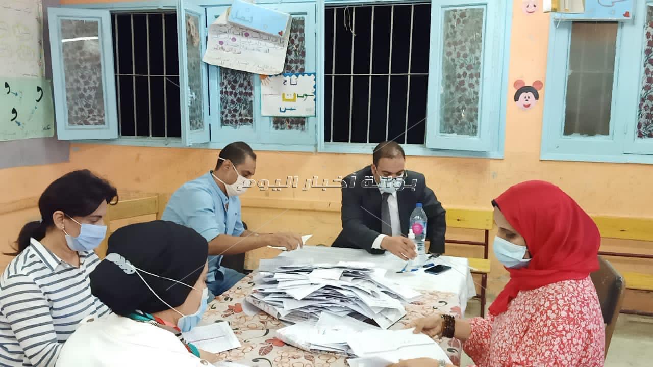 عزيزة