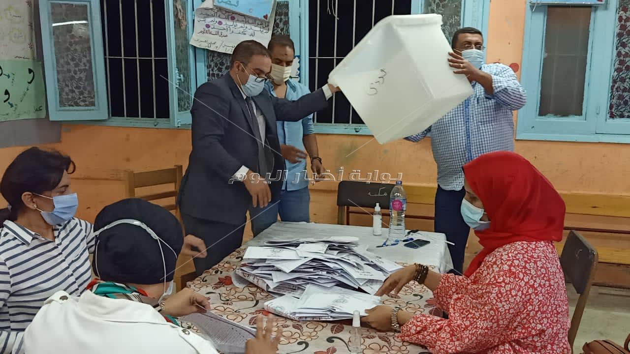 عزيزة