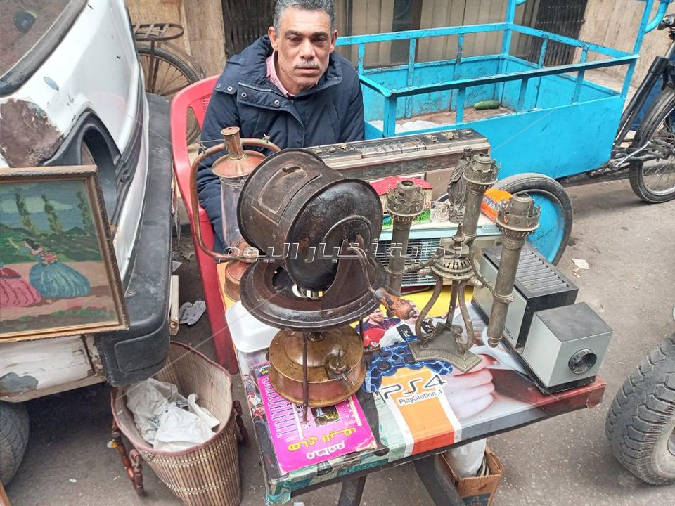 سوق الأنتيكات.. ملتقى عشاق التراث النادر