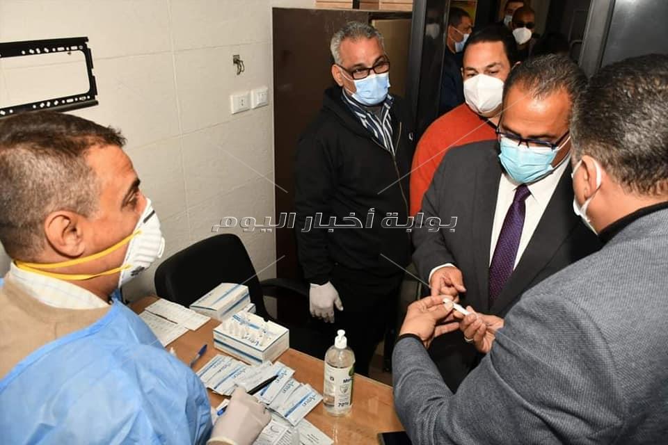 جامعة عين شمس تقوم باجراء مسحات لكافة طلبة وطالبات المدن الجامعية صور