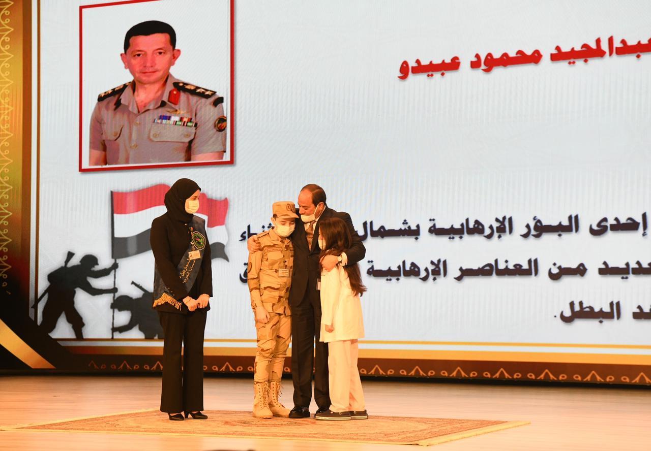 الرئيس السيسي يشهد الاحتفالية بيوم الشهيد