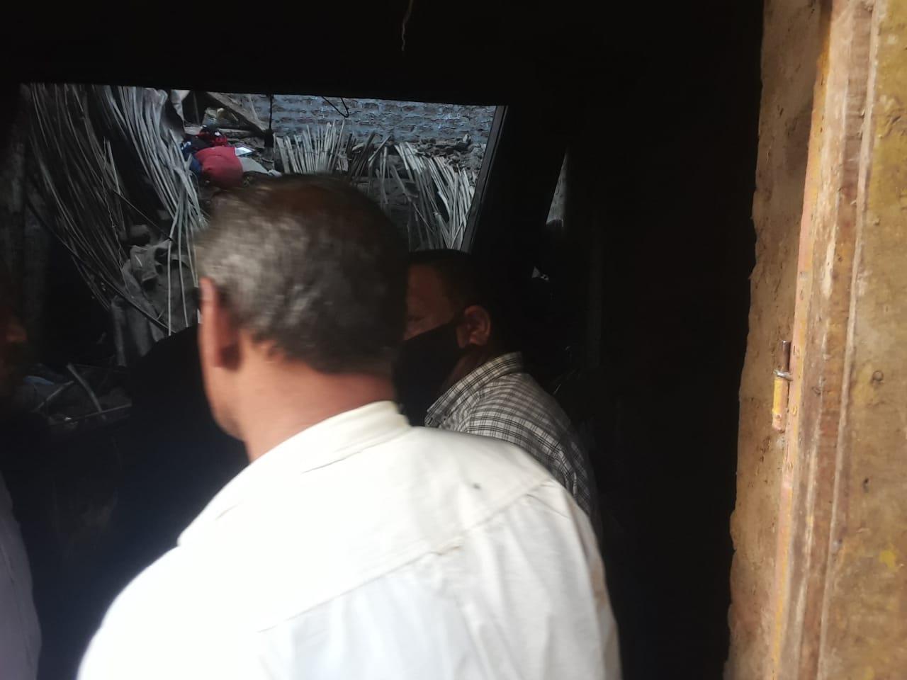 الضحايا من أسرة واحدة.. ننشر الصور الأولى لانهيار منزل في قنا