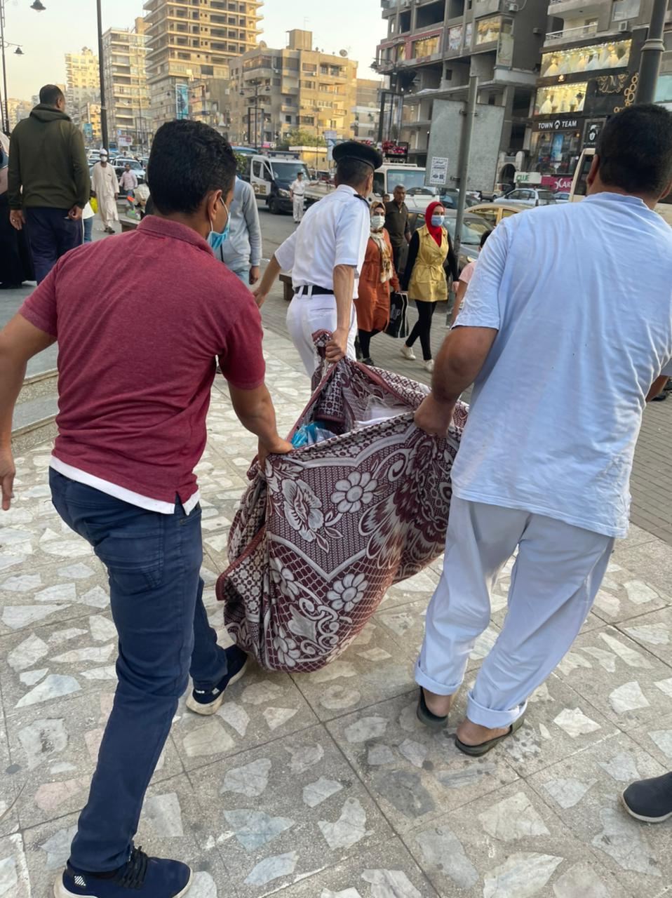 حملة أمنية بشارع عباس العقاد