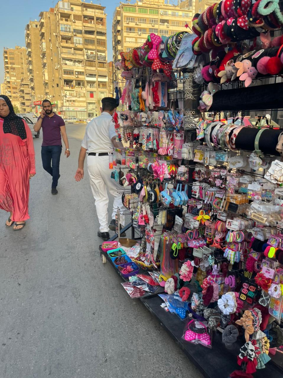 حملة أمنية بشارع عباس العقاد