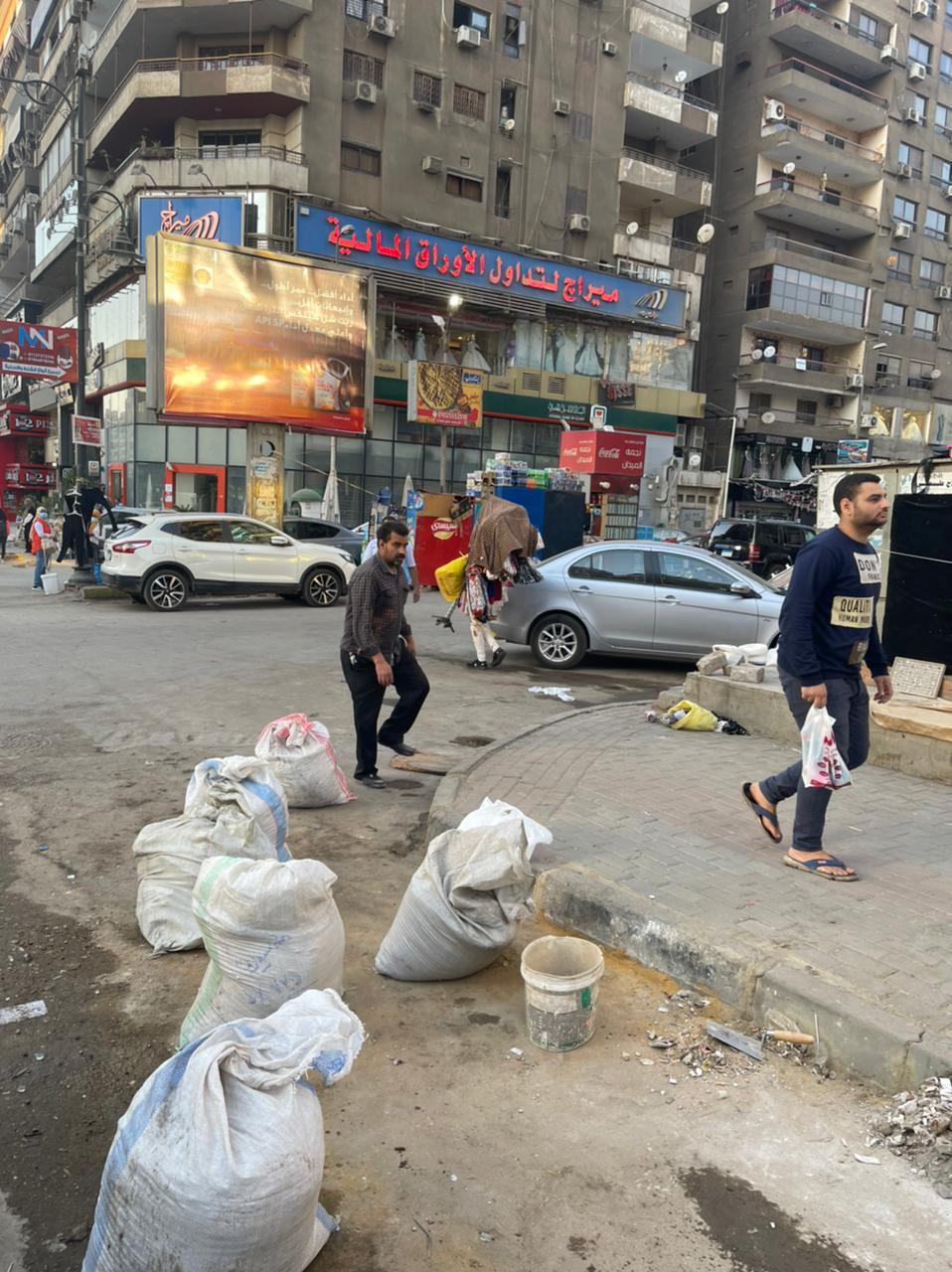 حملة أمنية بشارع عباس العقاد