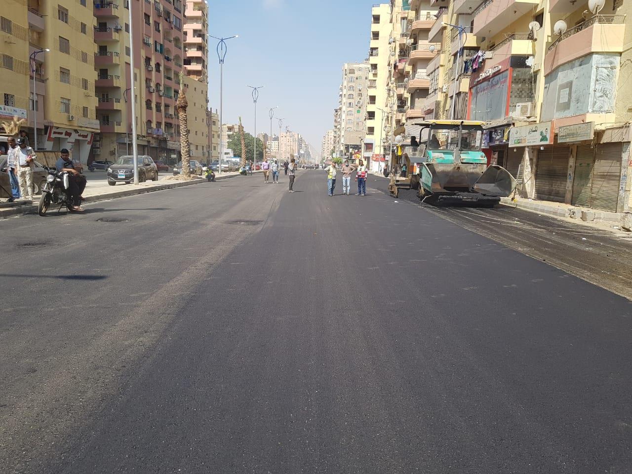 رصف شارع الزعيم السادات في الطالبية بالجيزة