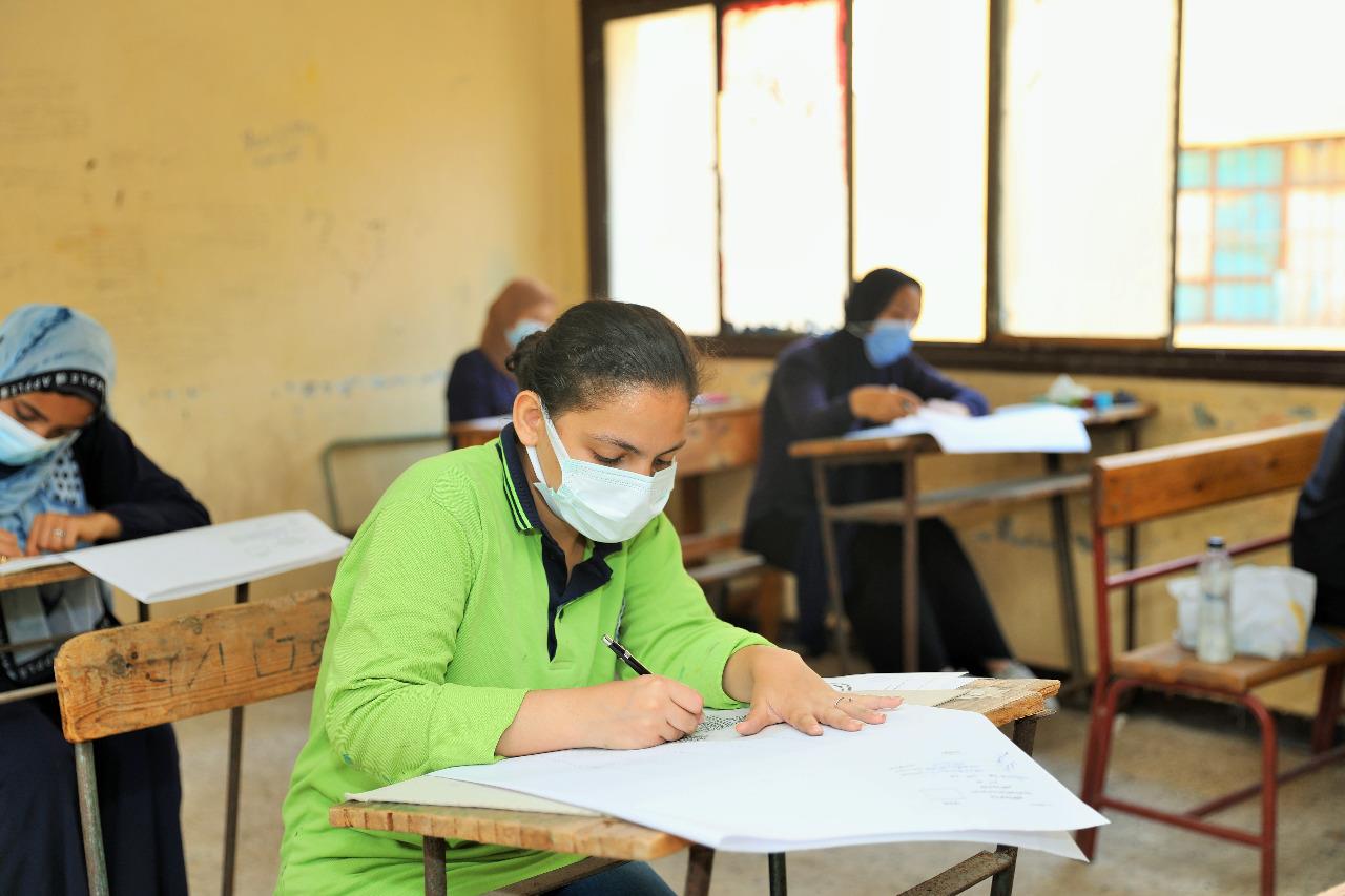طلاب الدبلومات الفنية
