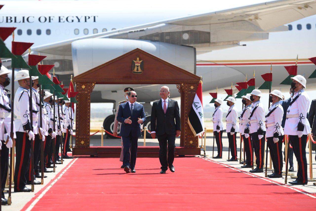 السيسي يلتقي نظيره العراقي في مستهل زيارته لبغداد