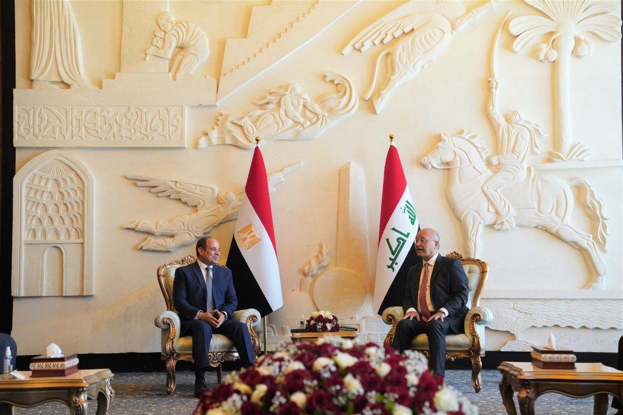 السيسي يلتقي نظيره العراقي في مستهل زيارته لبغداد