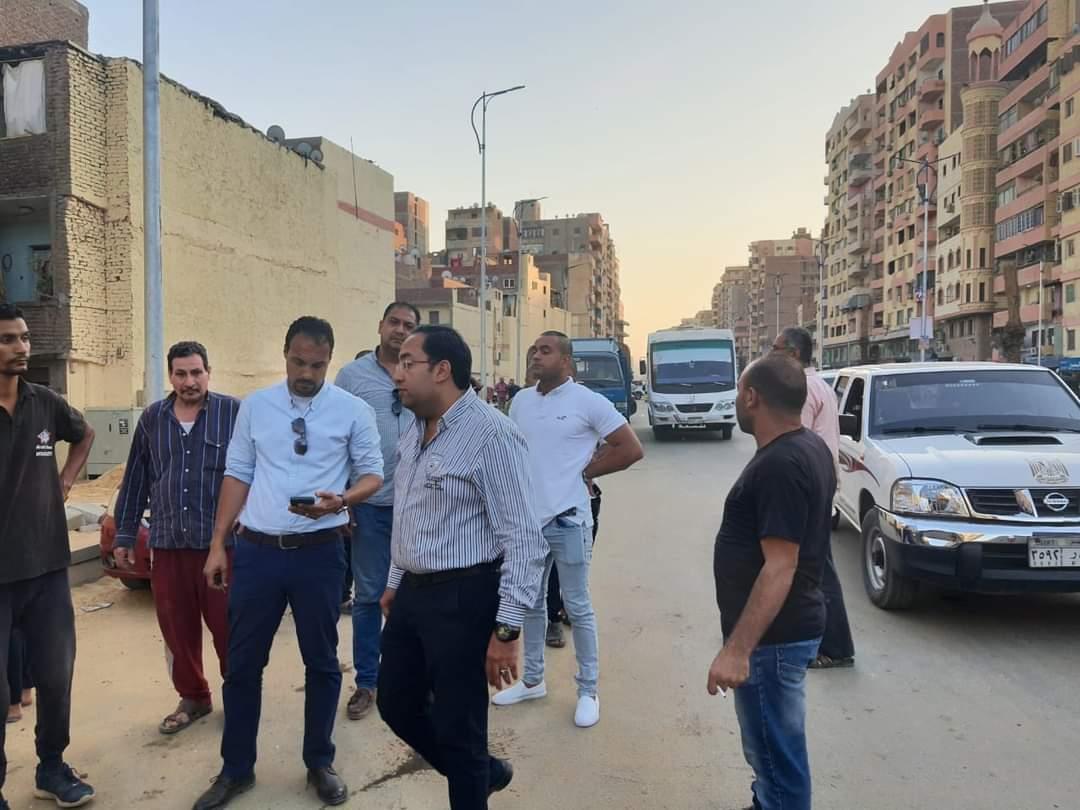 جولة تفقدية لرئيس حي الطالبية في شارع الزعيم السادات