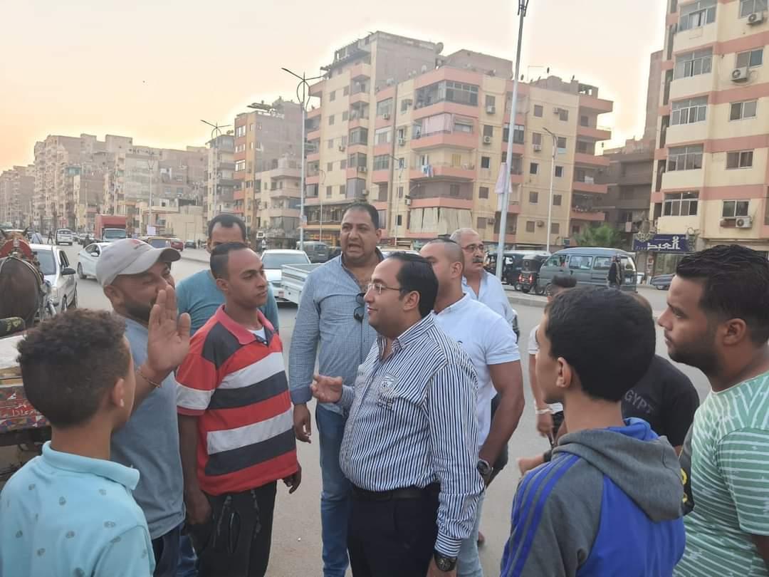 جولة تفقدية لرئيس حي الطالبية في شارع الزعيم السادات