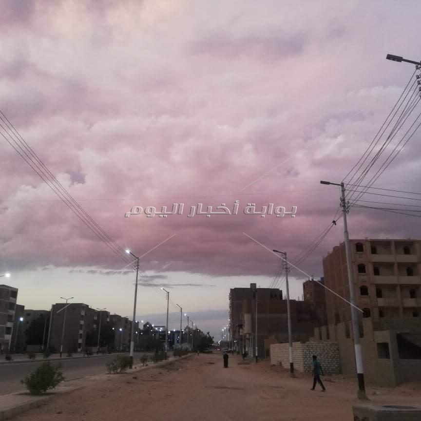 أمطار خفيفة وعاصفة ترابية بقنا.. وتحذيرات عاجلة للمواطنين