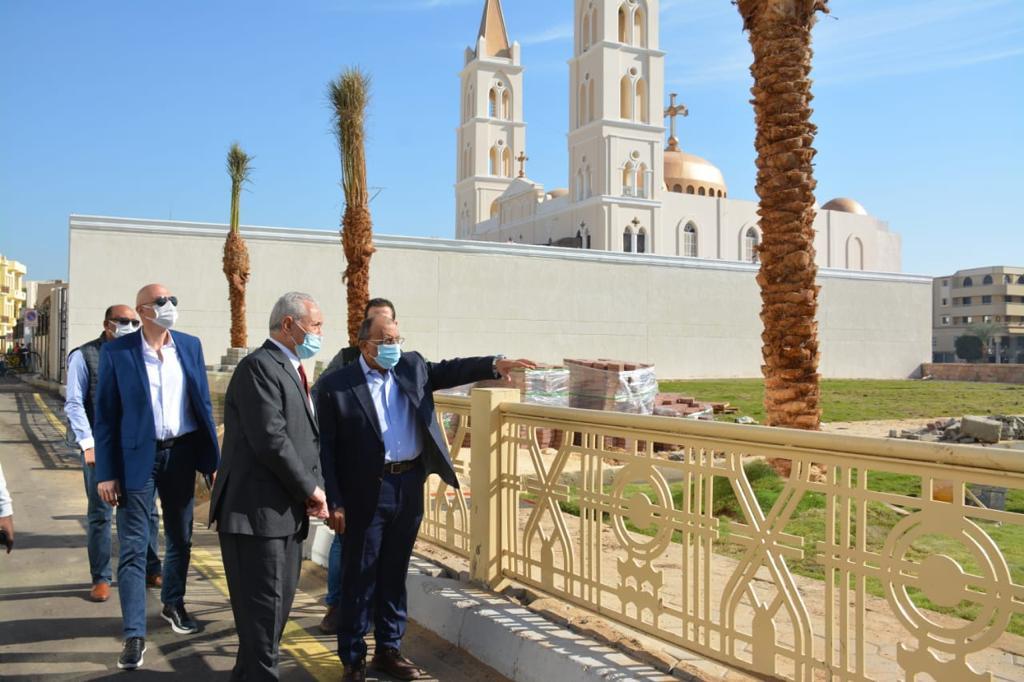 وزير التنمية المحلية يتابع  الاستعدادات النهائية لأعمال مشروع تطوير محيط طريق الكباش بالأقصر