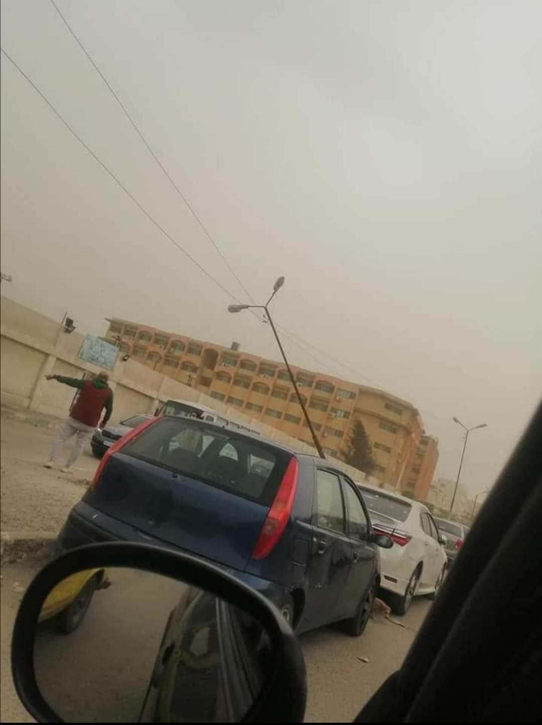 بسبب شدة الرياح  وفاة سيدة وسقوط اشجار واعمدة بالإسماعيلية 