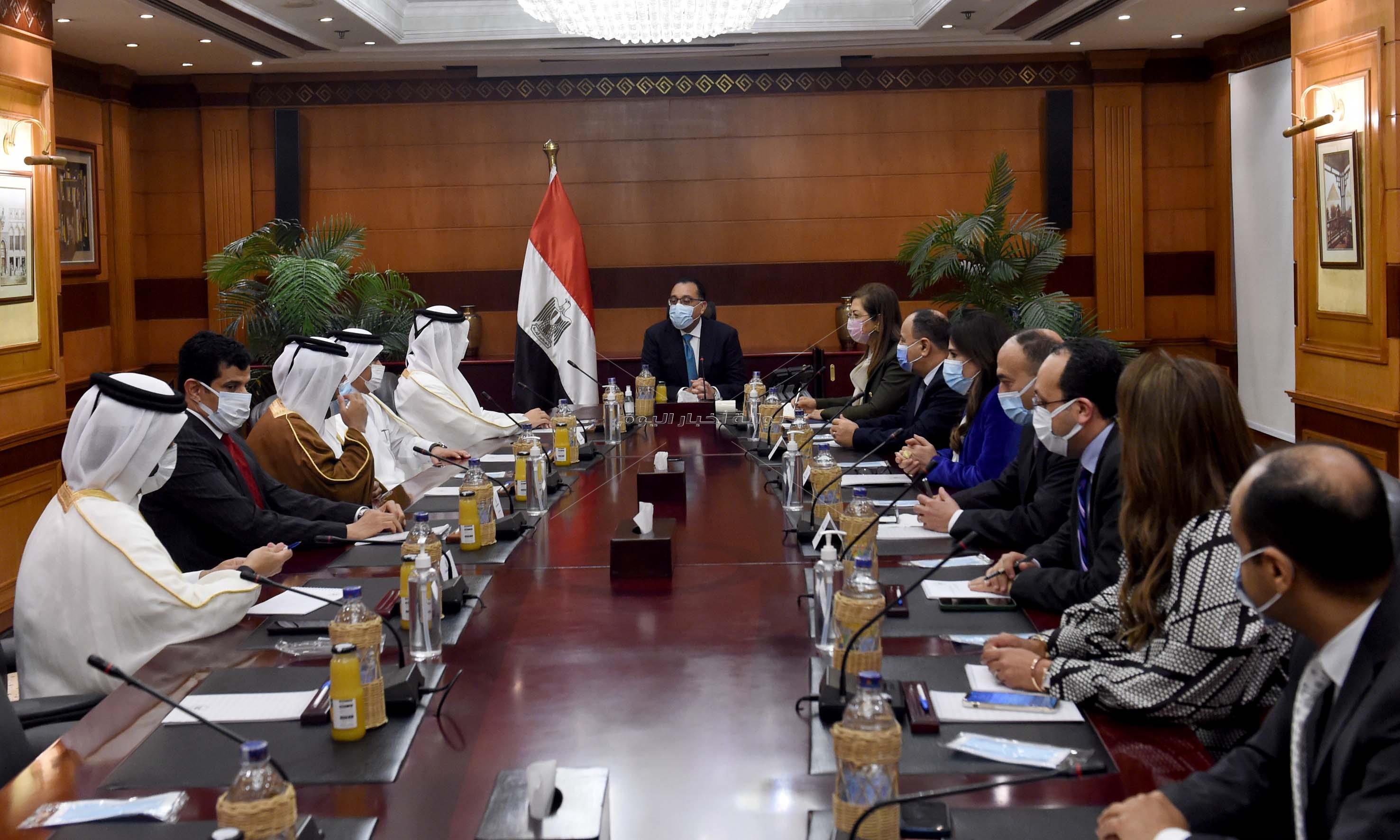 رئيس الوزراء يلتقى وزيرى الخارجية والمالية بدولة قطر