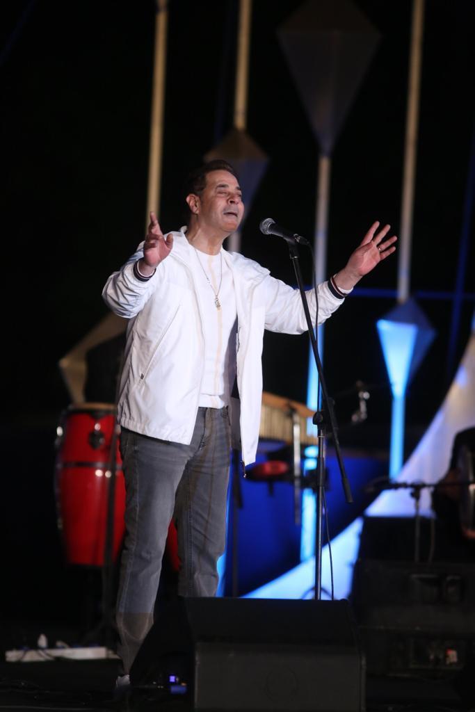 مدحت صالح يضى سماء مسرح النافورةمدحت صالح يضى سماء مسرح النافورة