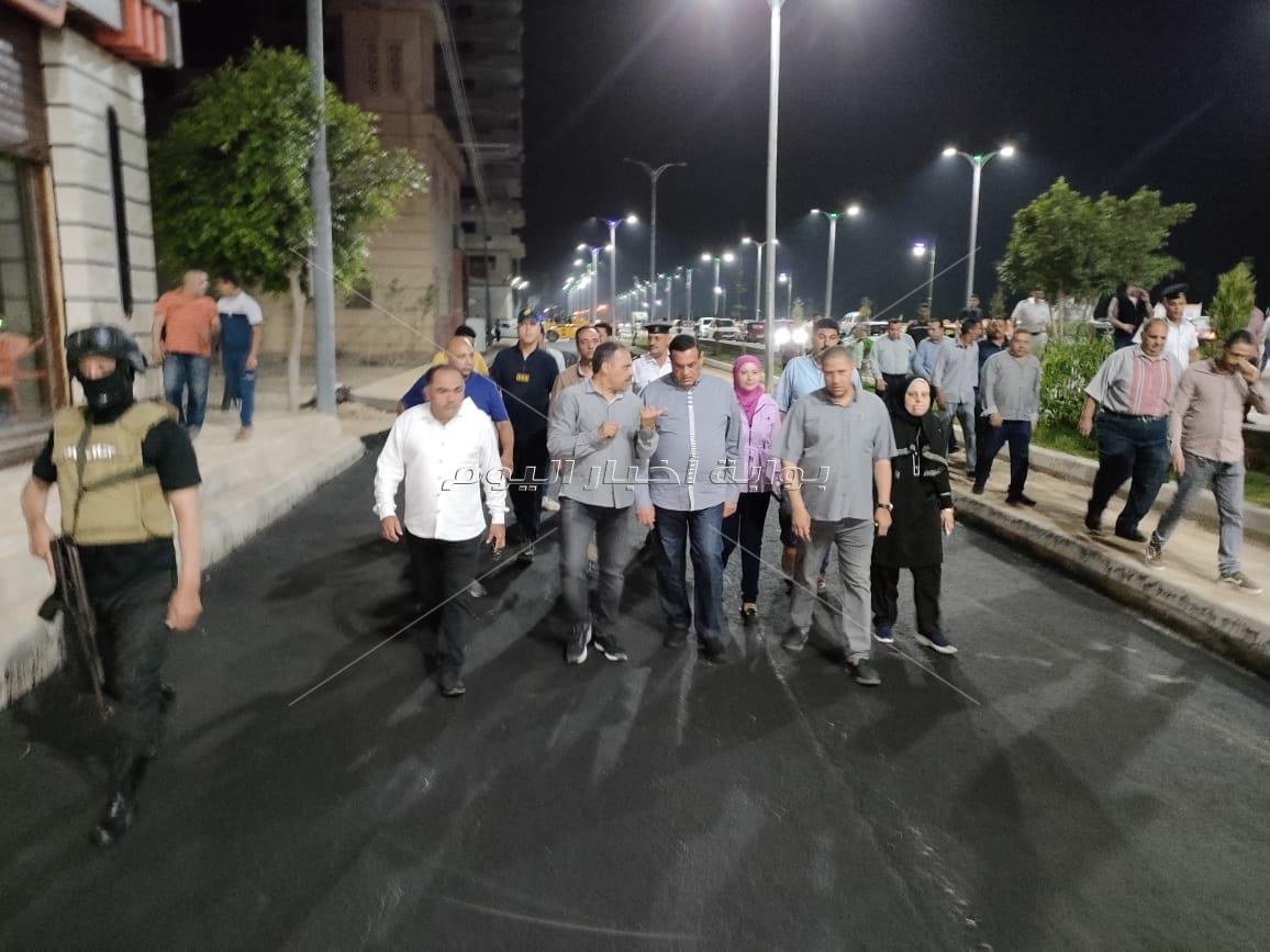 محافظ البحيرة يتابع أعمال التطوير ورصف حارة الخدمة بطريق زاوية غزال بدمنهور 