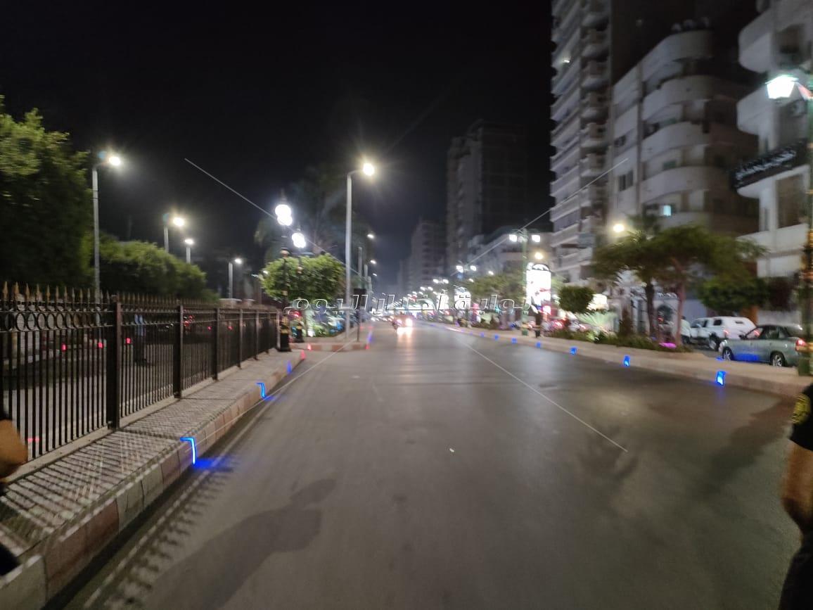 محافظ البحيرة يتابع أعمال التطوير ورصف حارة الخدمة بطريق زاوية غزال بدمنهور 